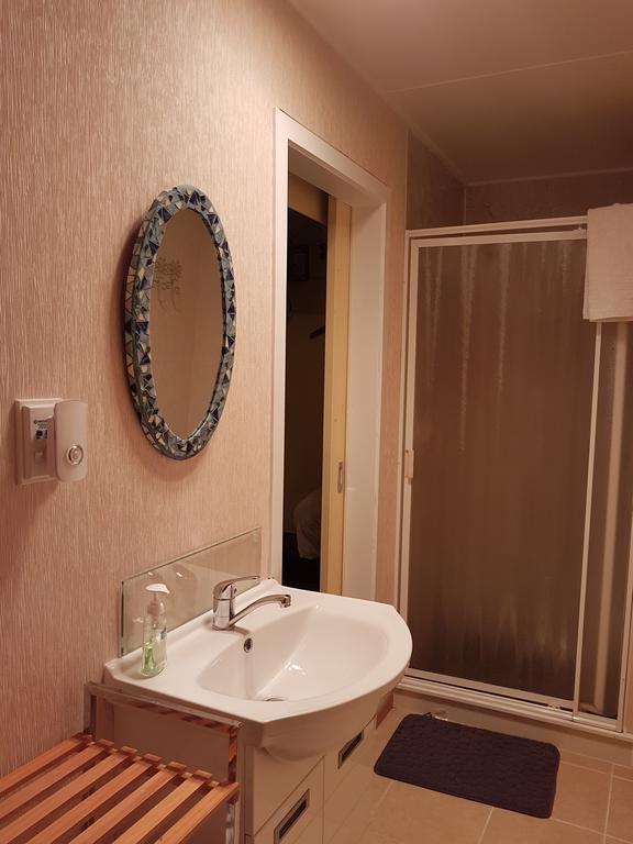 Mike & Jenny'S Kaka Point Accommodation エクステリア 写真
